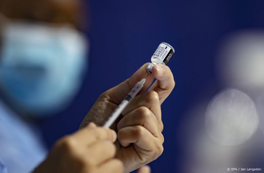 Tienduizenden tieners melden zich voor coronaprik in Frankrijk