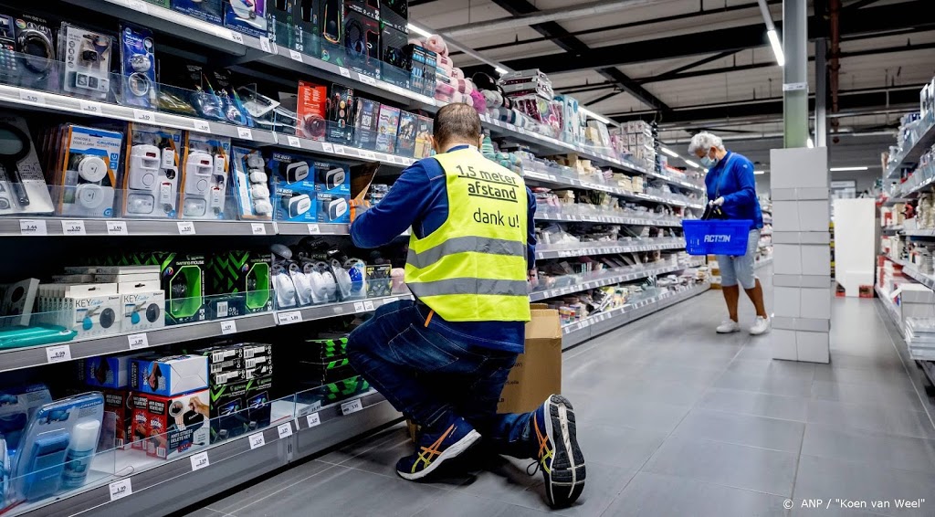 CNV-onderzoek: werkgevers steeds lakser met coronaregels