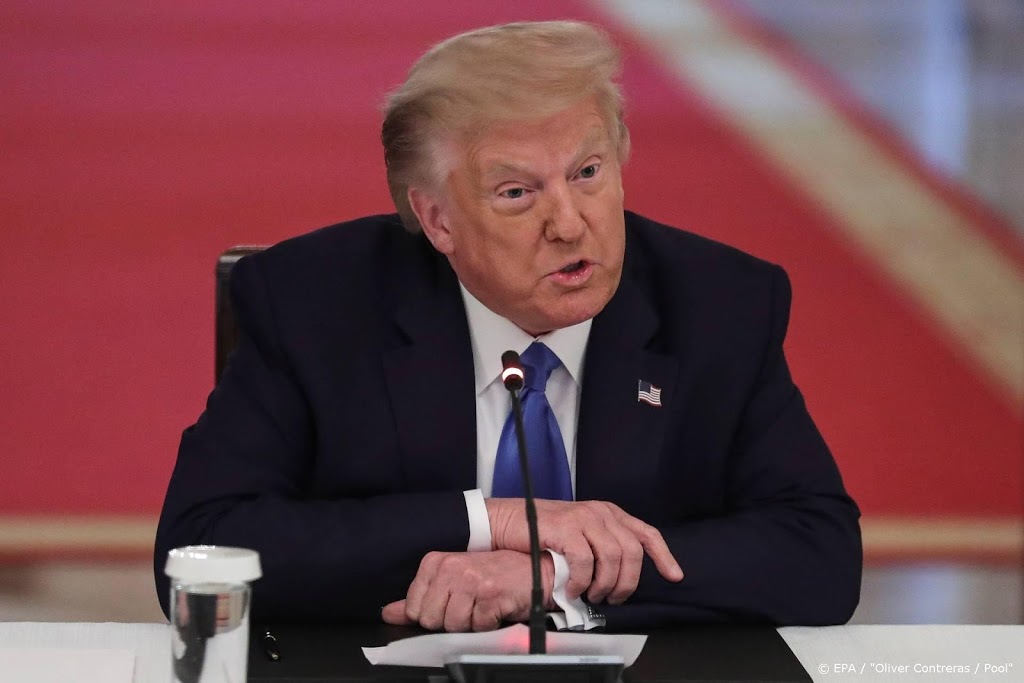 Trump bekritiseert scholen die niet opengaan in coronapandemie