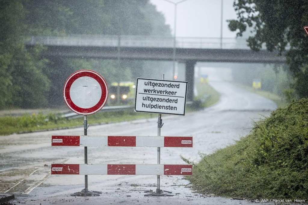 Rivier naast snelweg zakt, A2 bij Meerssen vrijgegeven