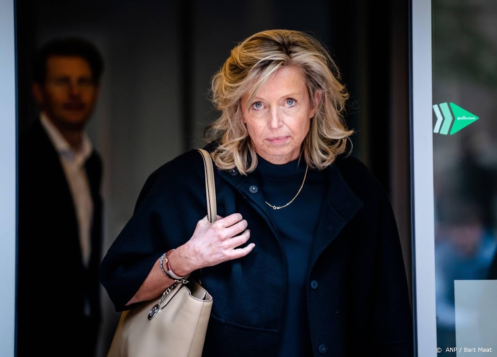 Ollongren: overlijden De Vries treft ons allen als een mokerslag