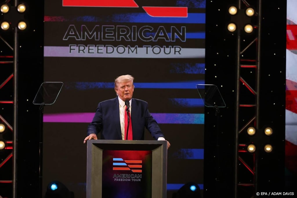 Trump beschuldigt FBI van diefstal paspoorten