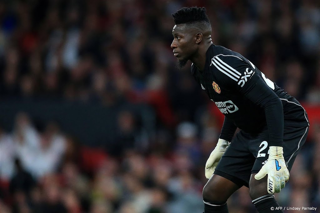 Ten Hag blij dat United penalty bespaard blijft na actie Onana