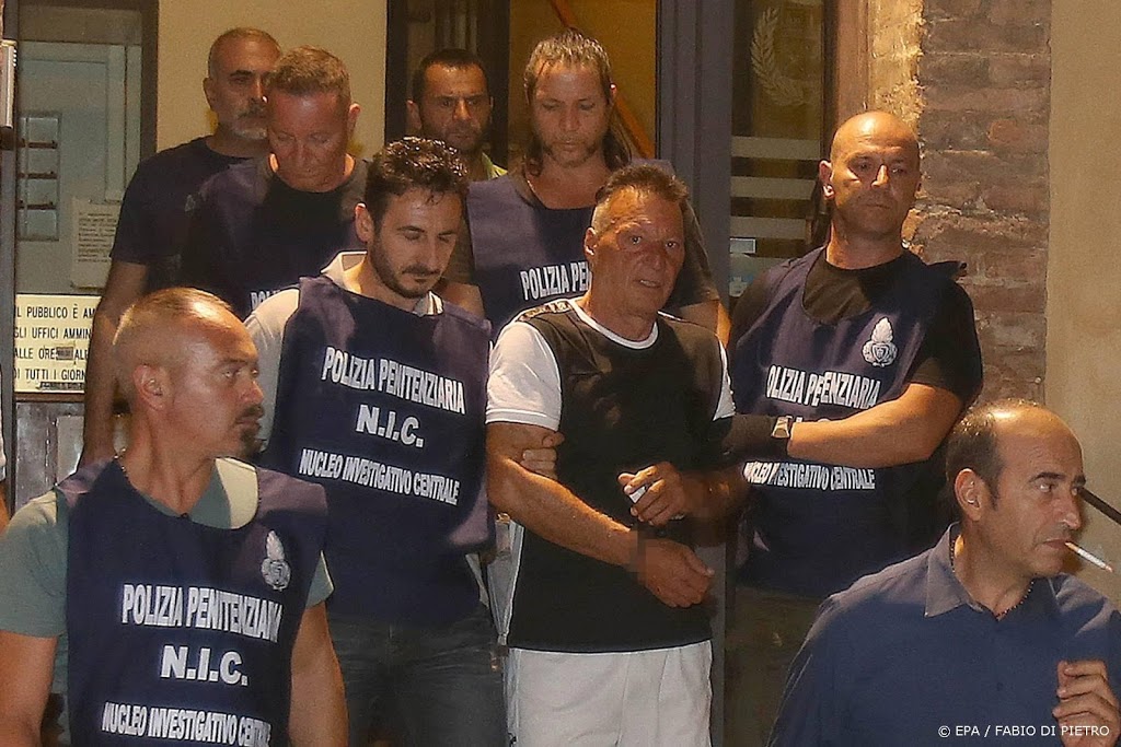 Zeven keer gevluchte Italiaanse crimineel opgepakt in schaapskooi
