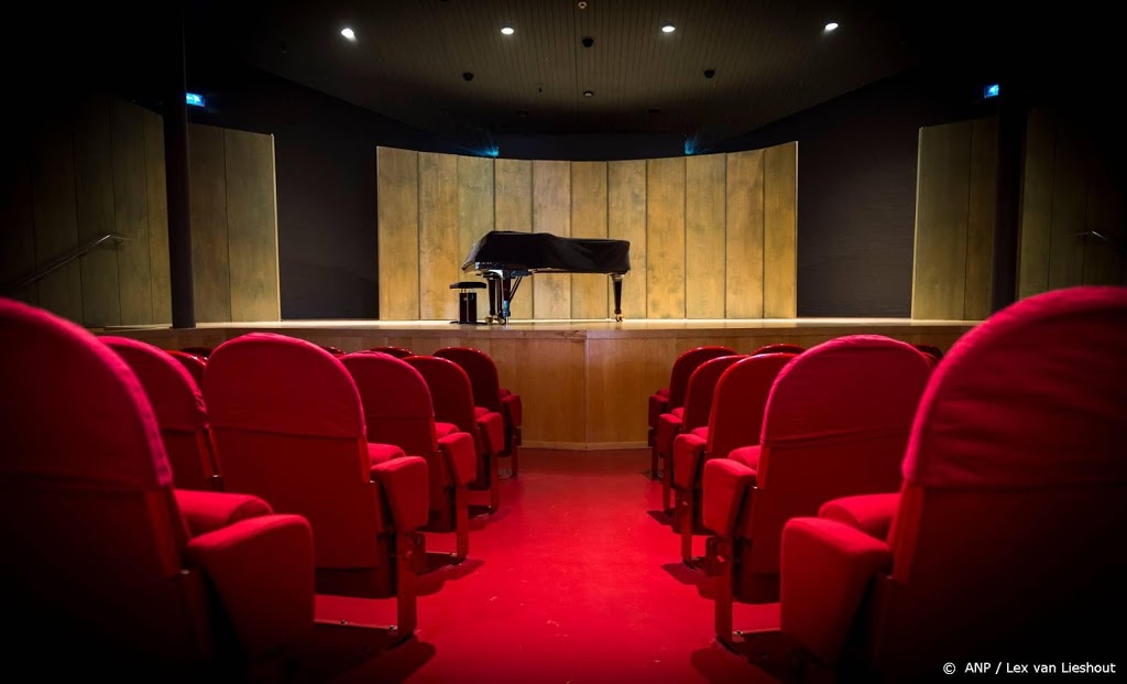 Theaters pleiten voor landelijke norm: één stoel vrij laten