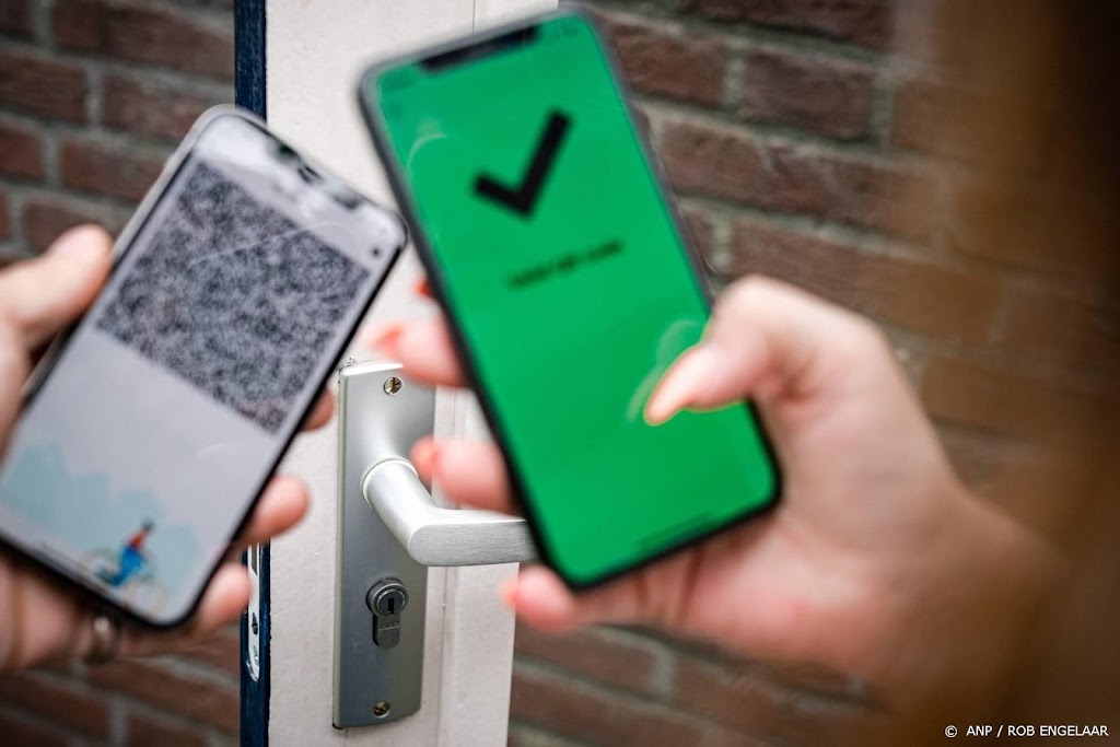 Corona-apps van de overheid staan op miljoenen telefoons