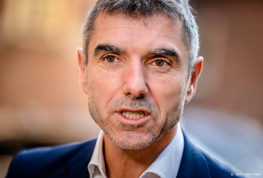 Onderzoek naar mondkapjesdeal met Van Lienden duurt veel langer