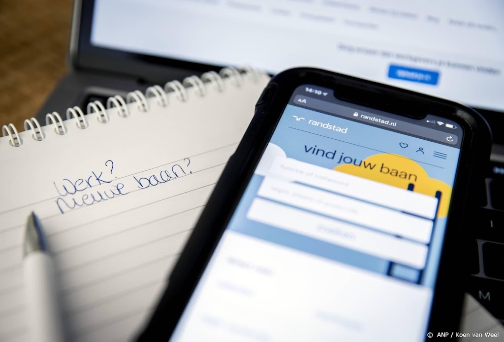 Werkloosheid stijgt opnieuw, vooral minder jongeren aan het werk