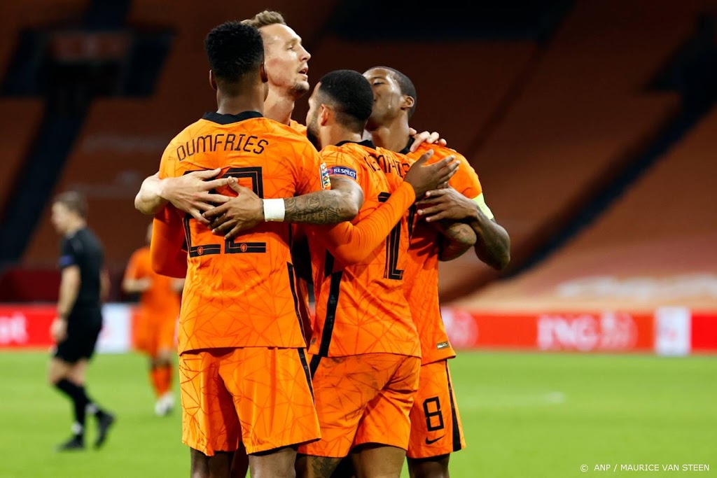 De Boer behaalt in vijfde duel eerste zege met Oranje