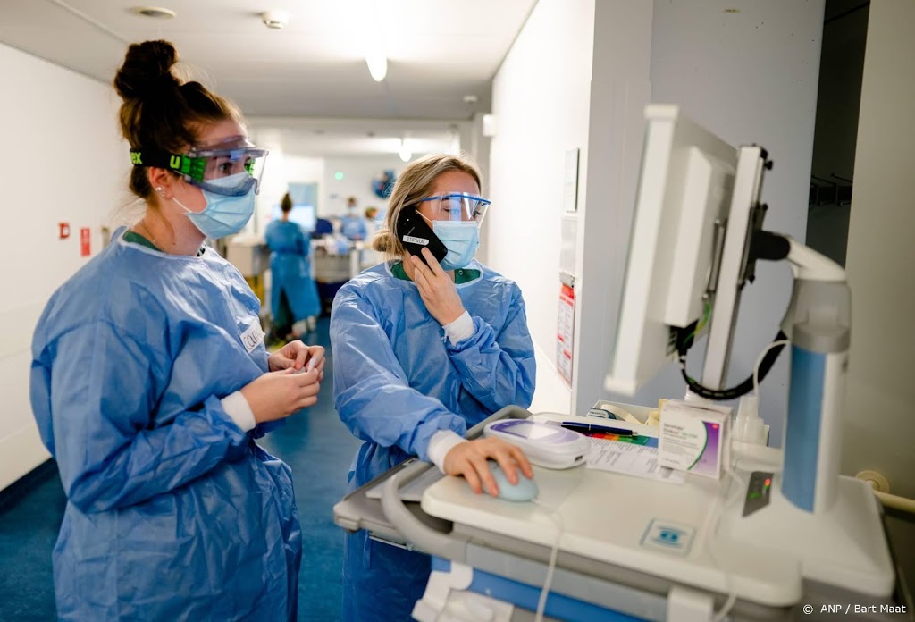 Veel meer mensen doen coronatest, wachttijd voor uitslag loopt op