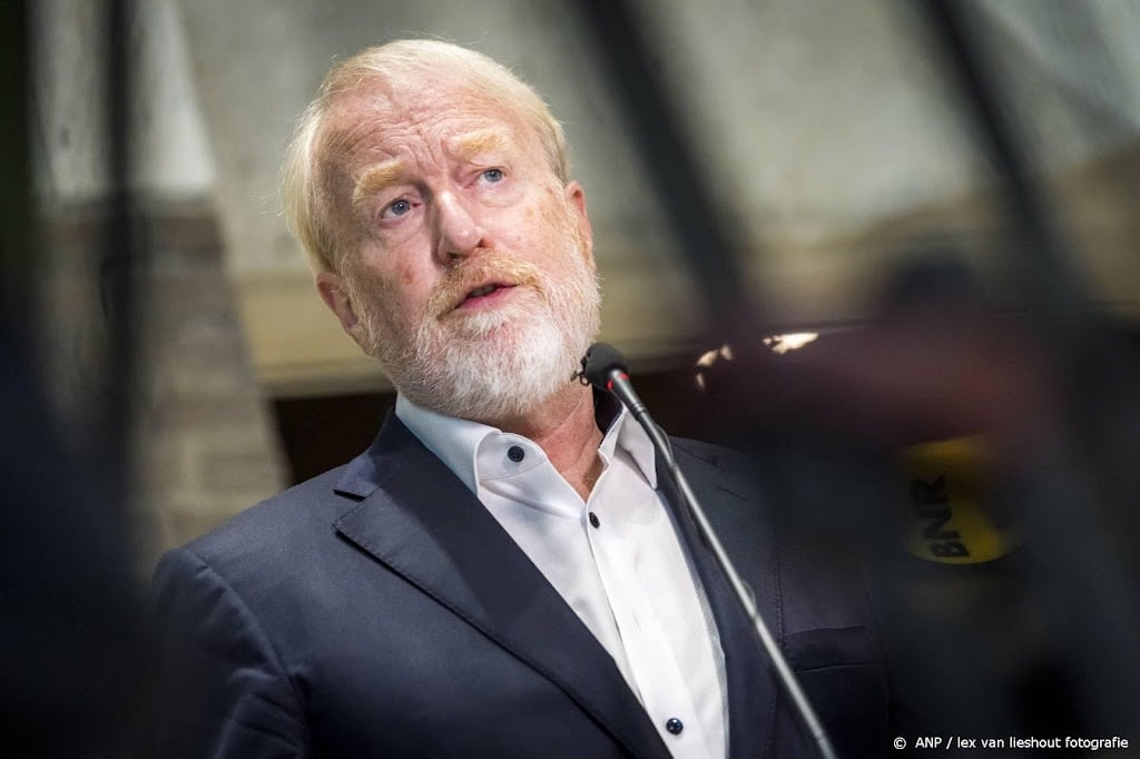 Van Dissel: Omikron reden voor analyse effectiviteit coronapas