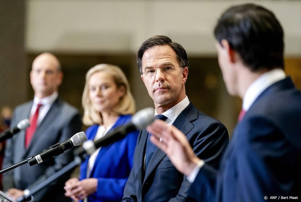 Minimumloon gaat in fases omhoog, uitkeringen blijven gekoppeld