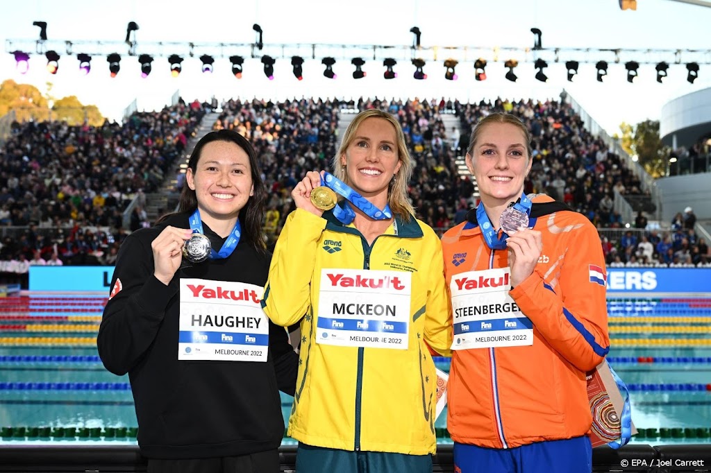 Zwemster Steenbergen pakt brons op 100 meter vrij bij WK