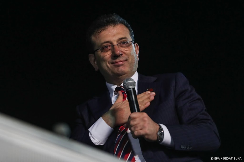 Duizenden Turken protesteren tegen celstraf burgemeester Istanbul