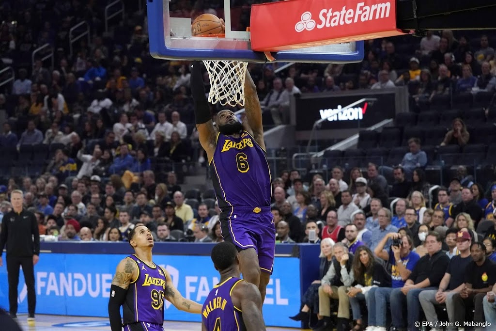 James als tweede basketballer door grens van 38.000 punten in NBA