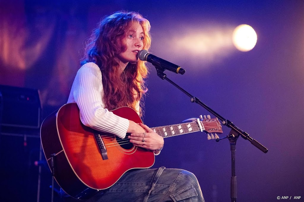 Froukje ontvangt drie Gouden Platen tijdens concert in Carré