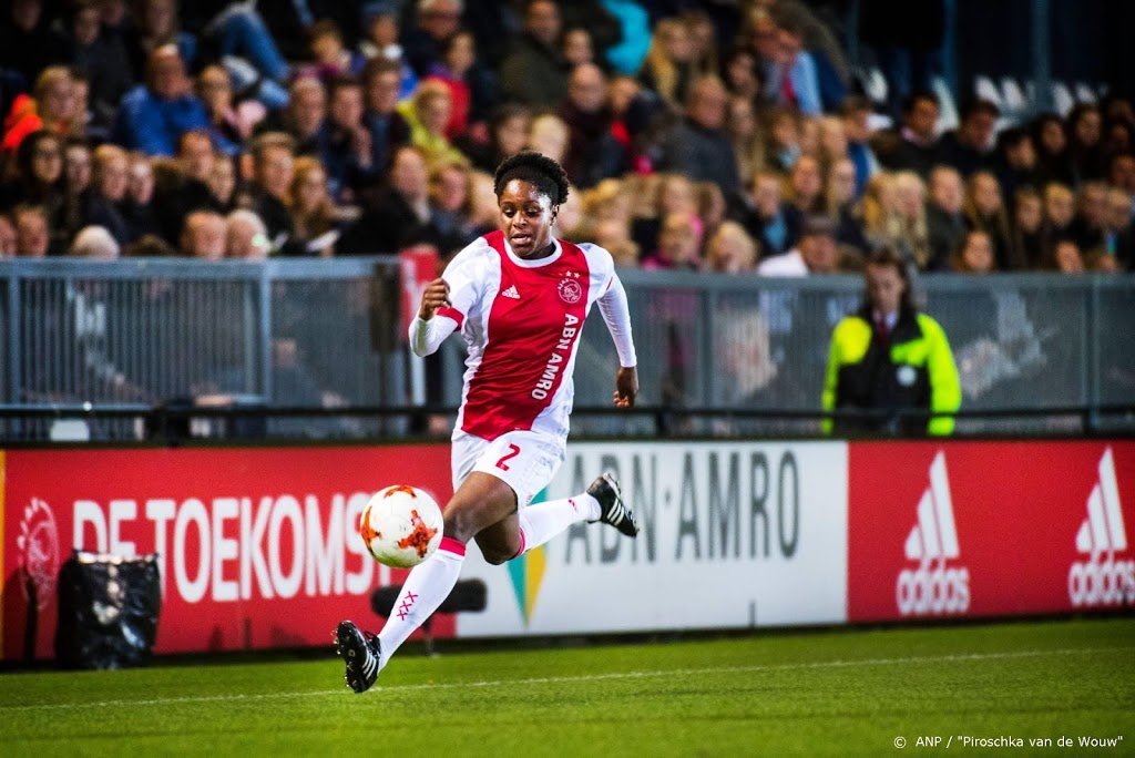 Zware knieblessure Ajax-verdedigster Van der Most