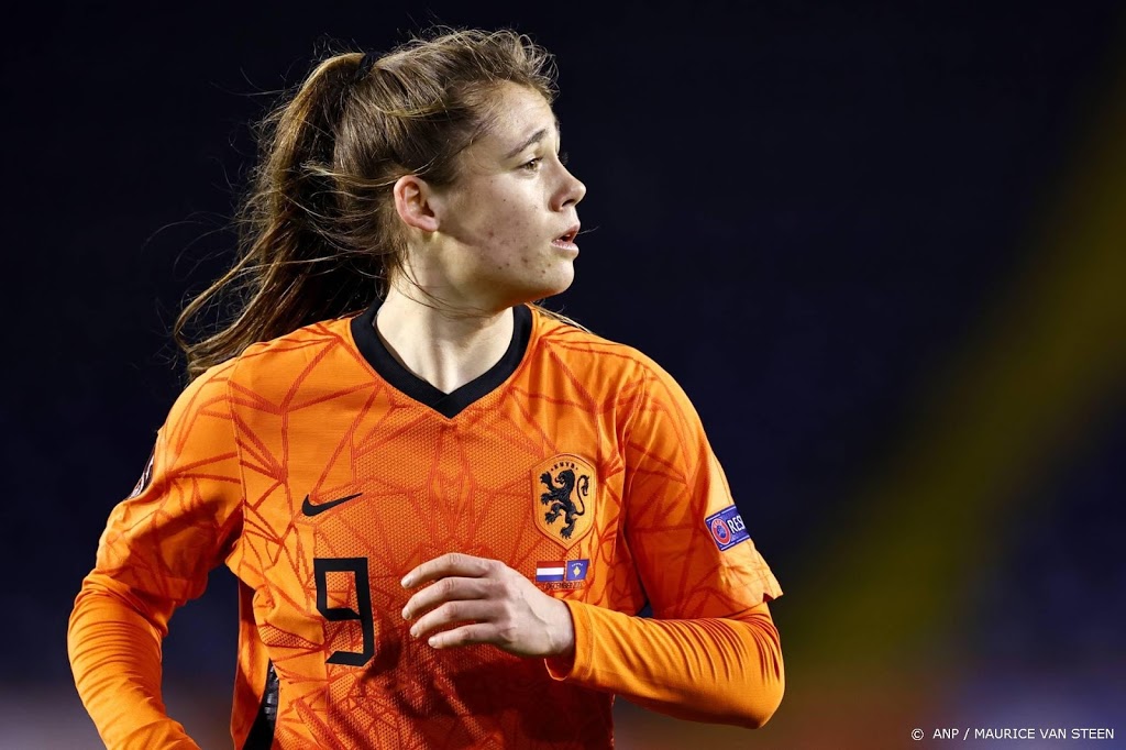 PSV-topscorer Smits haakt af bij Nederlandse voetbalsters