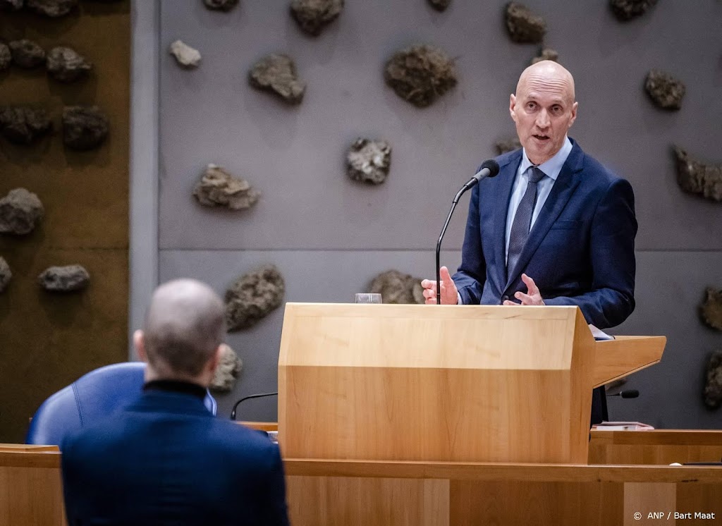 Kuipers vertelt FVD'er dat hij zich moet schamen om aantijgingen