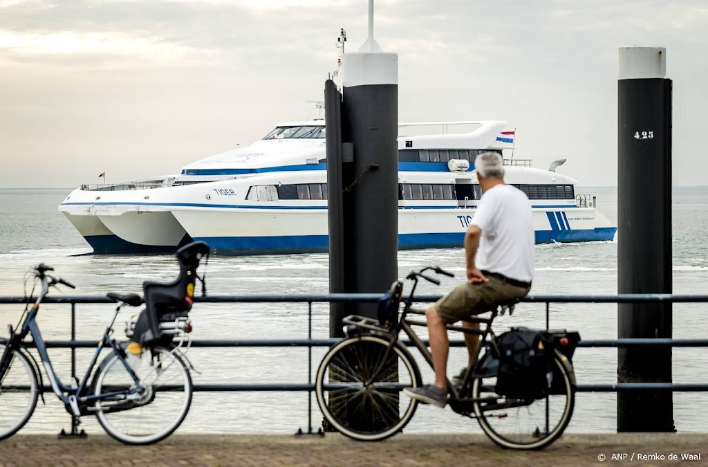 Minder veerboten naar Waddeneilanden door storm