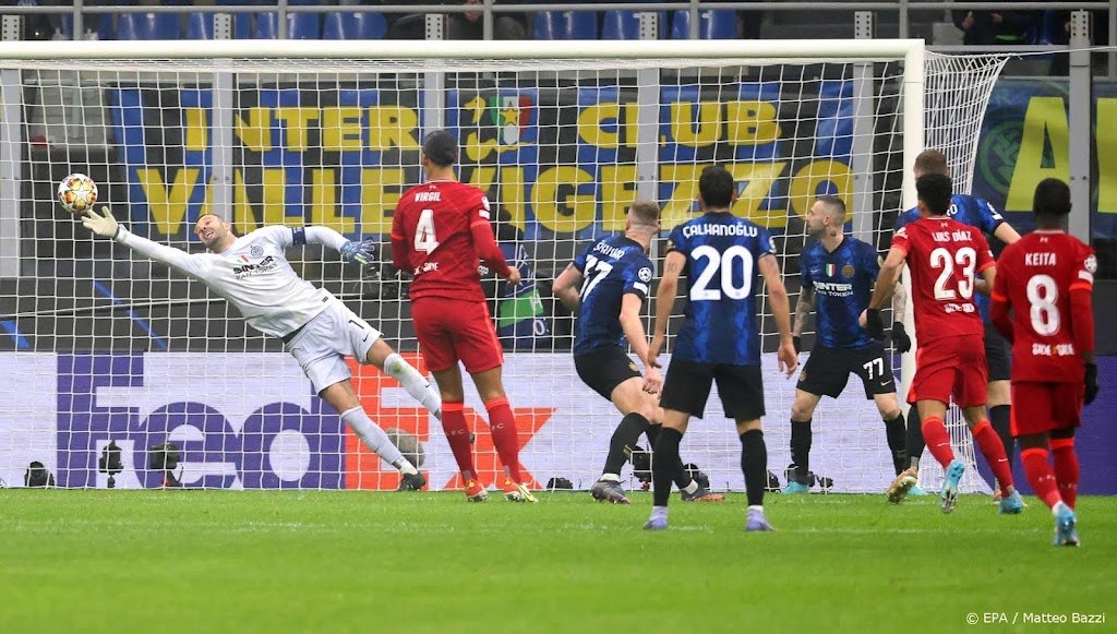 Internazionale buigt in laatste kwartier voor Liverpool: 0-2