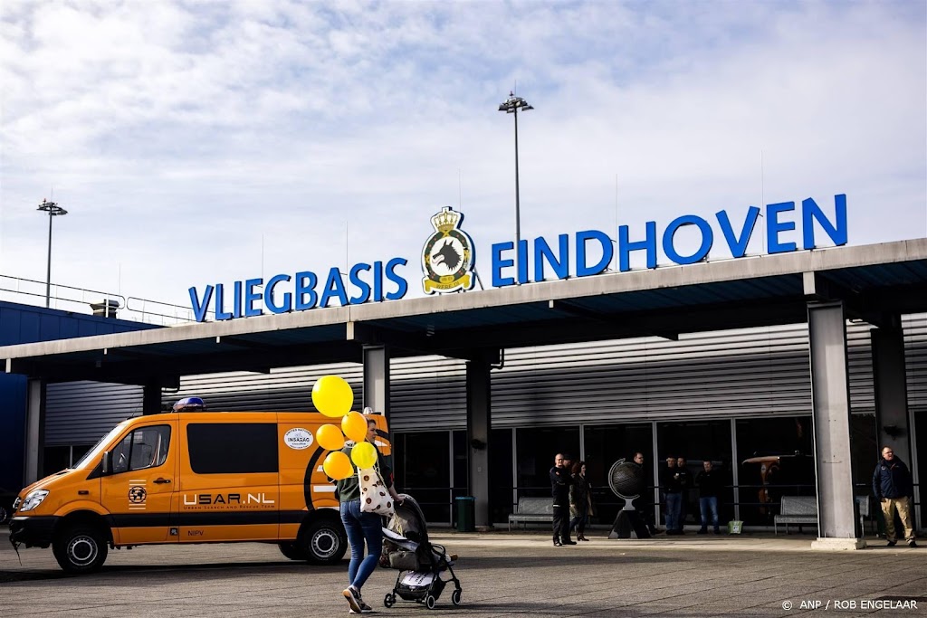 Minister Yeşilgöz verwelkomt Nederlands reddingsteam in Eindhoven