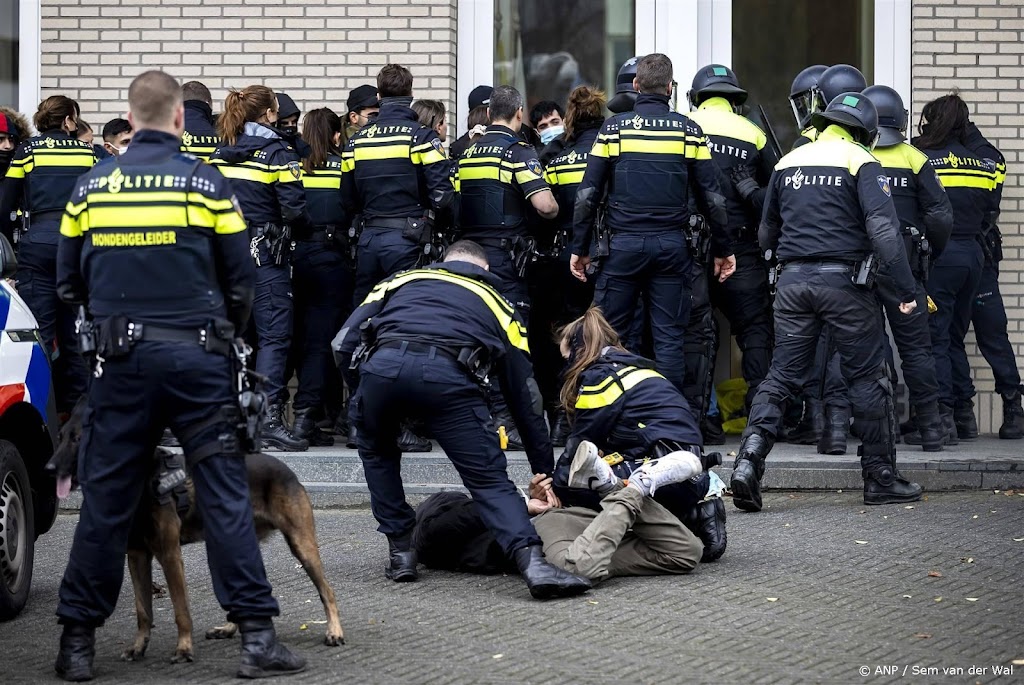 Veertien mensen veroordeeld voor bestormen OPCW-gebouw Den Haag