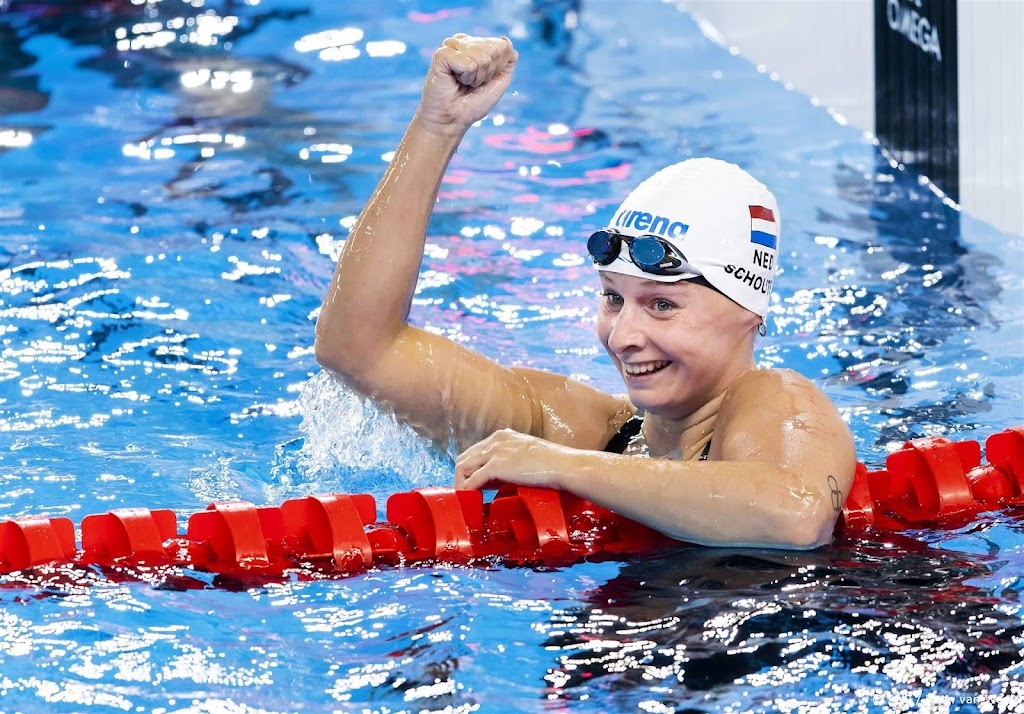 Schouten zwemt op 200 meter school naar tweede WK-goud van de dag