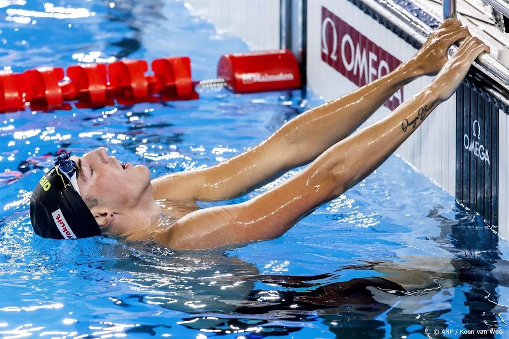 Corbeau geeft voorsprong weg en pakt WK-zilver op 200 meter school