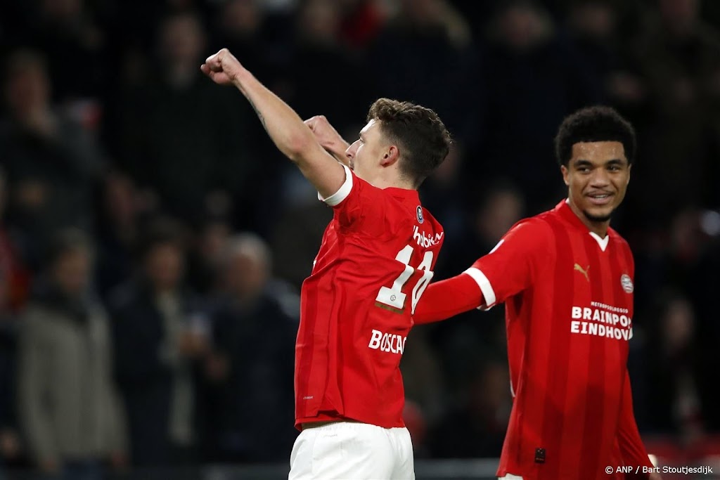 PSV viert simpele zege op weg naar kraker tegen Borussia Dortmund