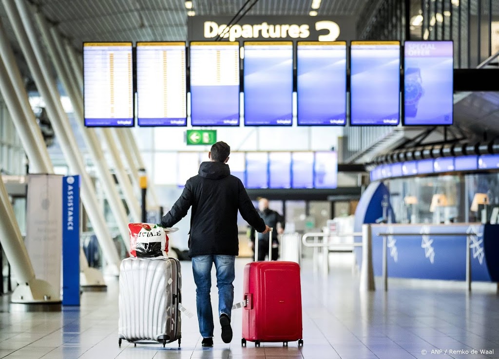 Nog steeds fors minder passagiers luchthaven Schiphol