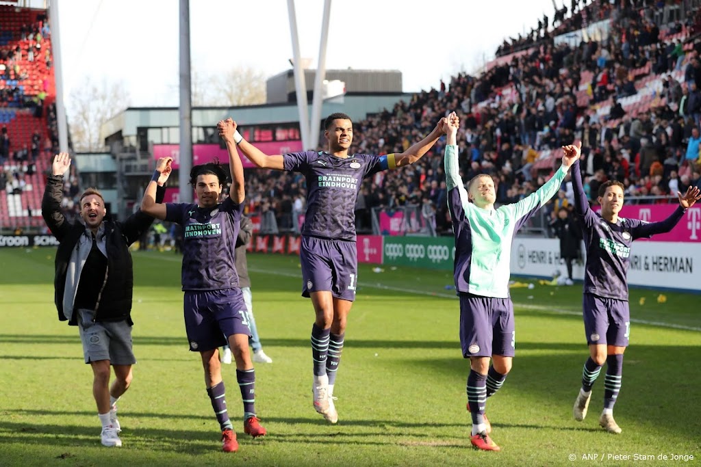 PSV met 23 spelers maar zonder Mwene naar Kopenhagen