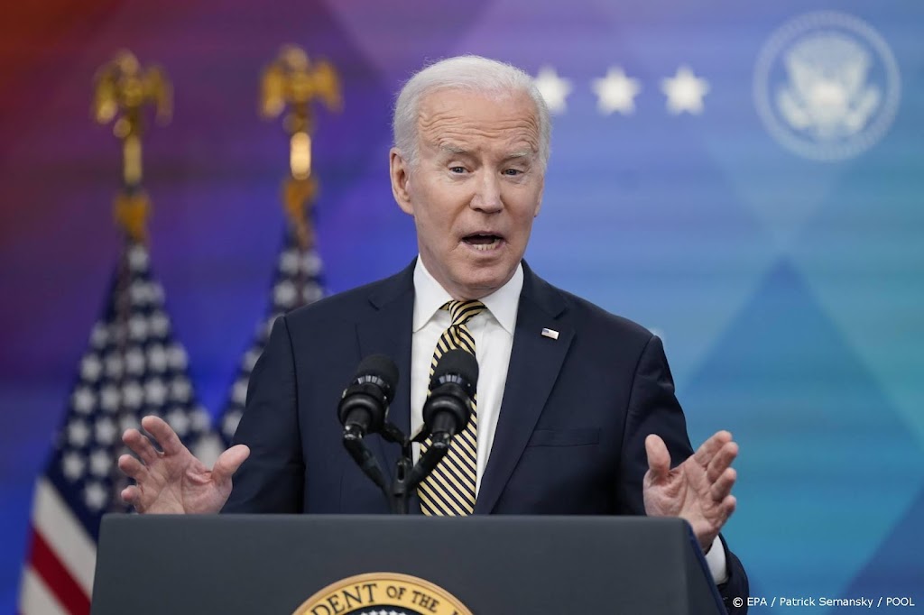Biden noemt Poetin oorlogsmisdadiger na invasie in Oekraïne