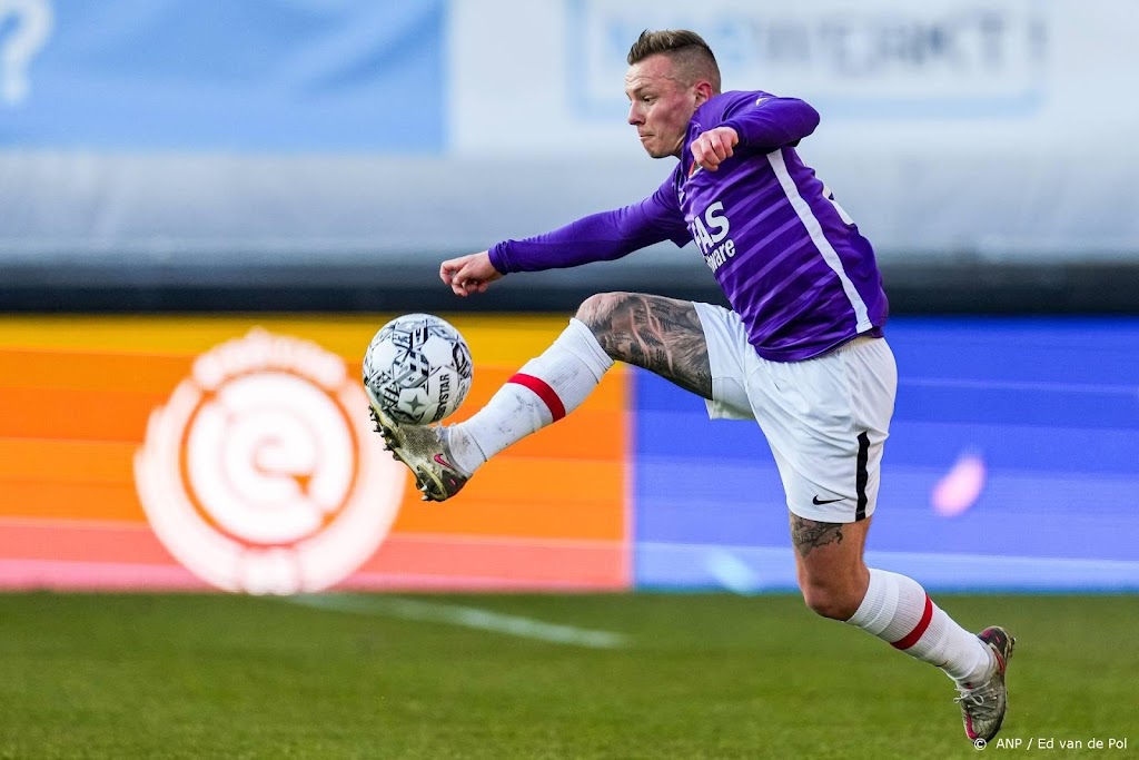 AZ met Clasie in achtervolging tegen Bodø/Glimt