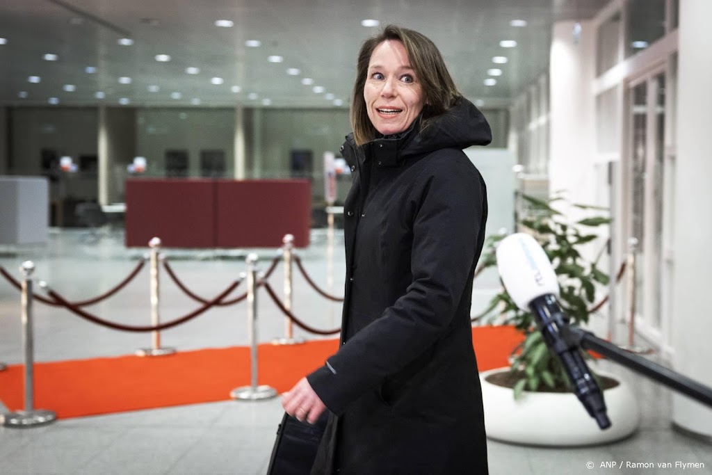 Minister Bruins Slot: reden voor lage opkomst straks achterhalen