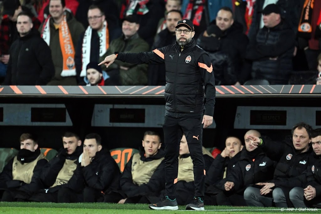 Coach Sjachtar wijst op oorlog na zeven treffers van Feyenoord
