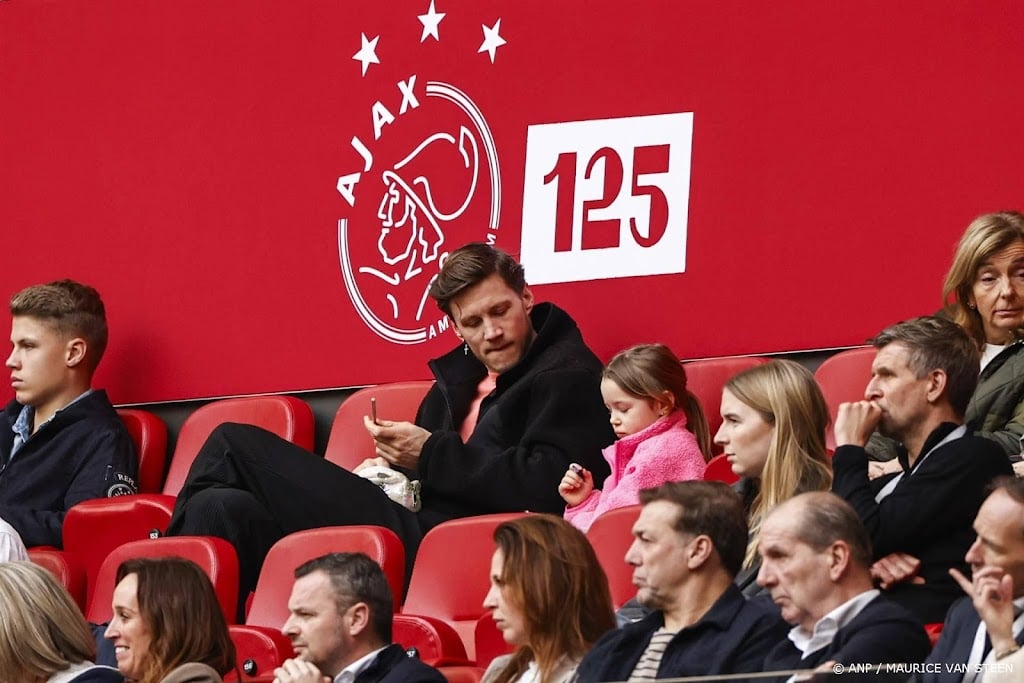 Ajax hoopt op positief nieuws na scan Weghorst