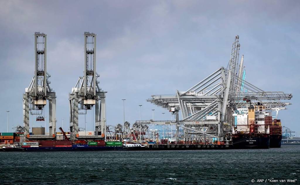 Overslag haven Rotterdam mogelijk een vijfde lager door crisis