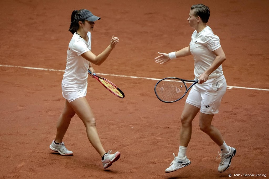 Hartono en Schuurs kunnen eer niet redden voor tennissters