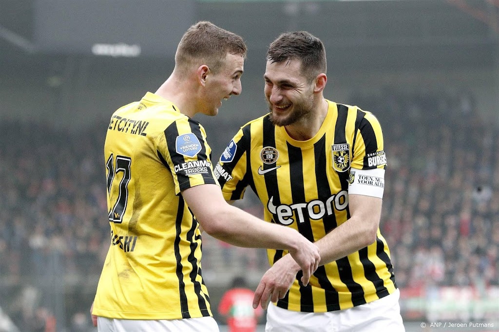 Vitesse neemt met zege op NEC (1-4) afstand van onderste plaatsen