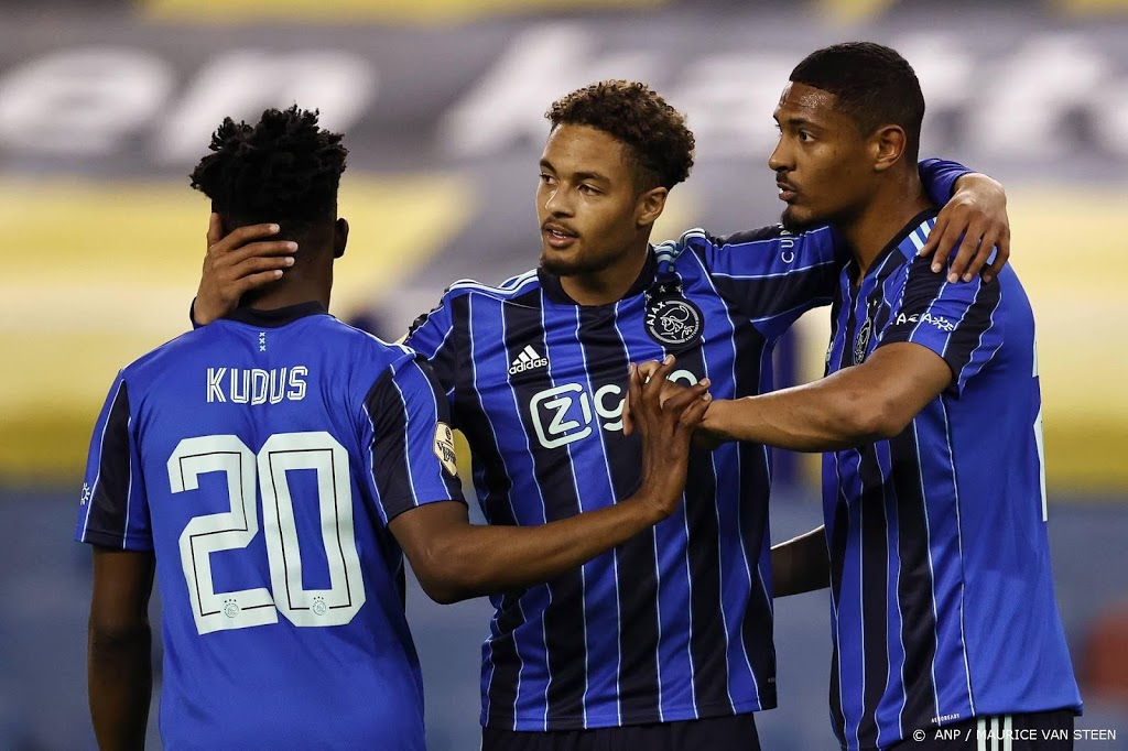 Haller maakt honderdste competitietreffer van Ajax