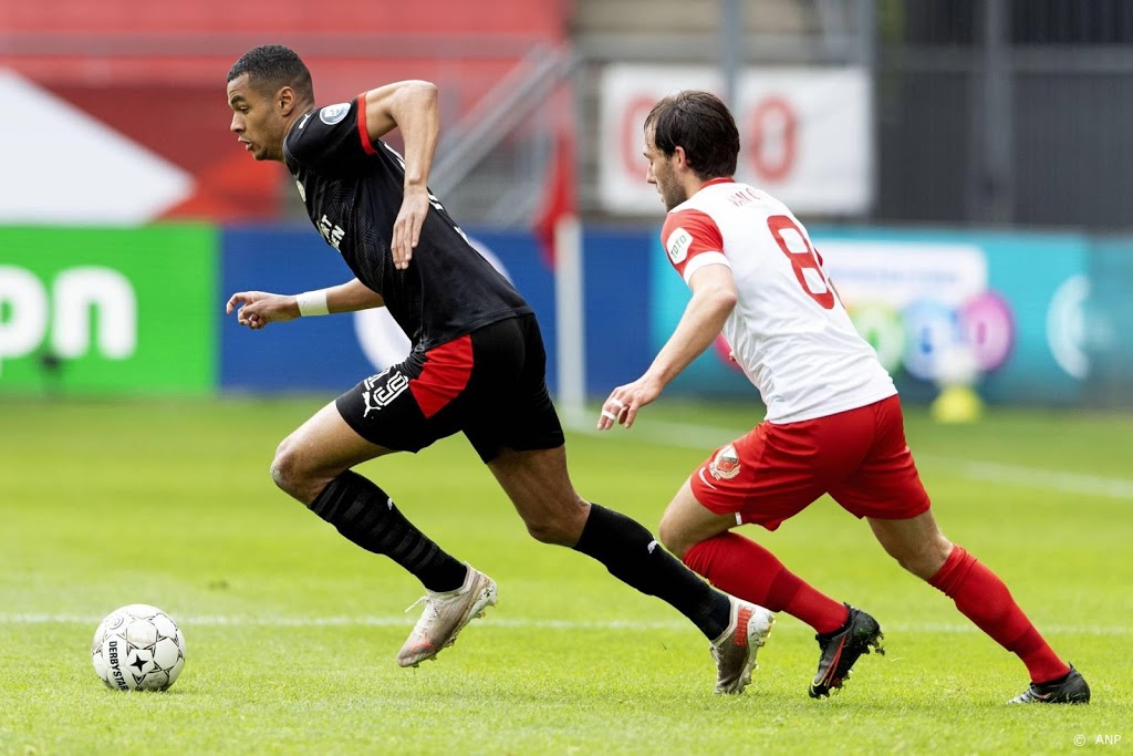 PSV stelt Champions League officieel veilig met punt bij Utrecht