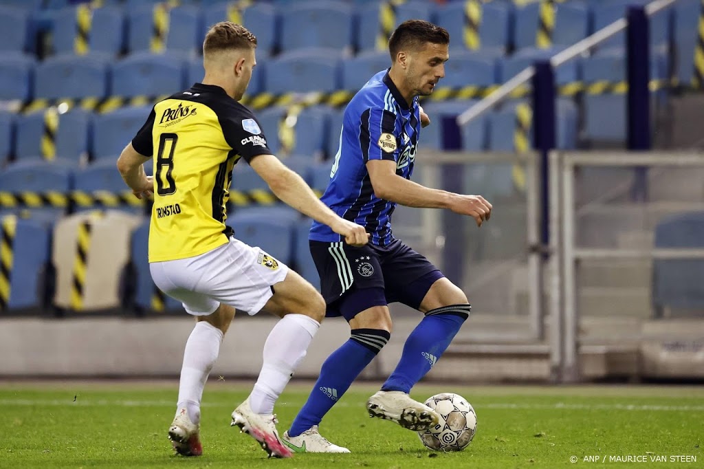 Ajax sluit seizoen met zege bij Vitesse in stijl af