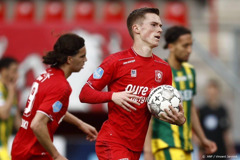 FC Twente komt tegen ADO Den Haag eindelijk weer tot winst