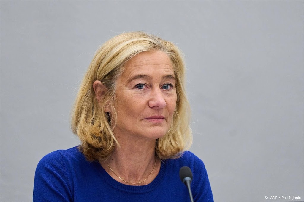 Economieminister Adriaansens schrikt van krimpcijfer: dit is veel