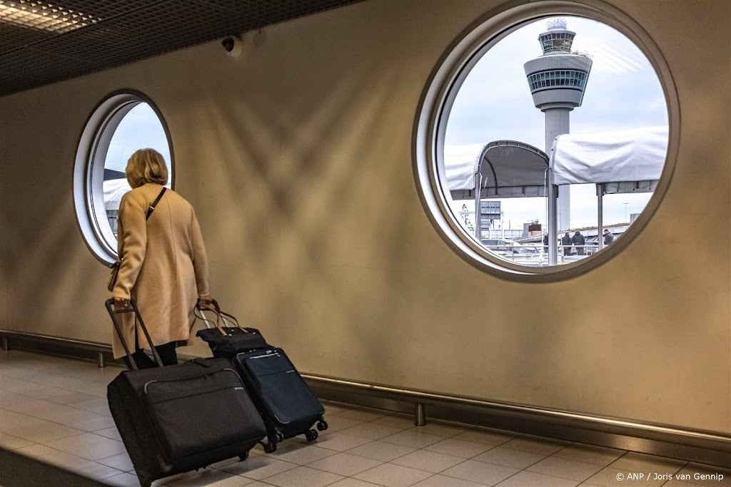 Bijna 5,5 miljoen passagiers op Schiphol in april