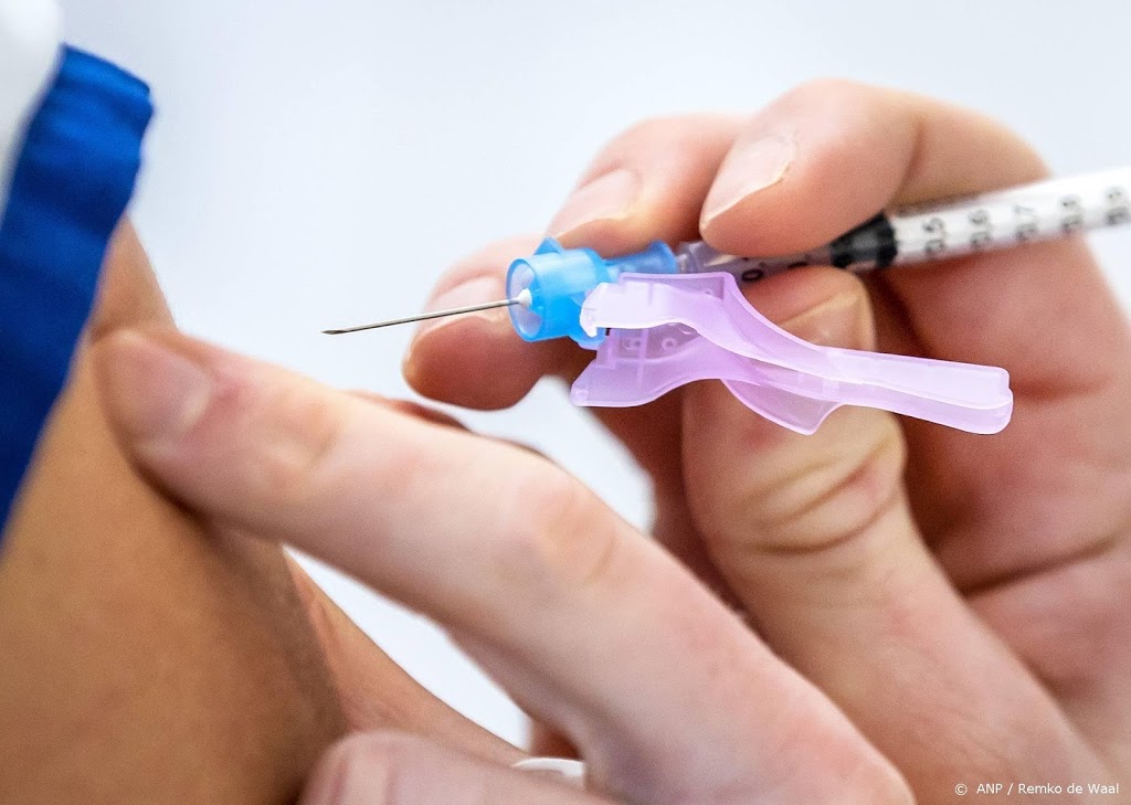 Mensen uit 1997 en 1998 kunnen afspraak voor coronaprik maken