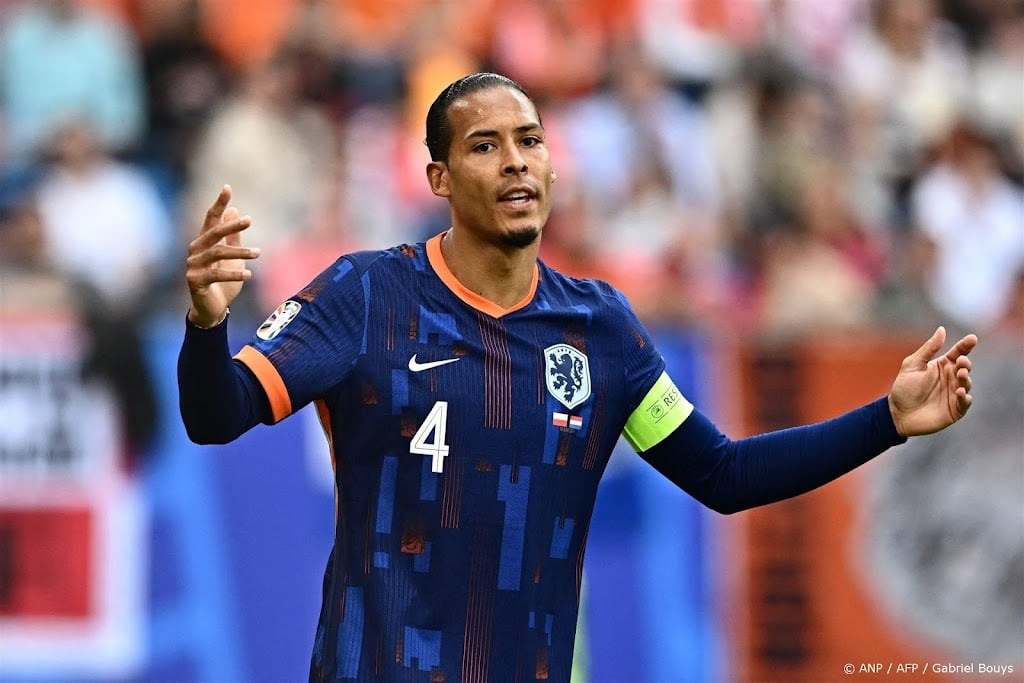Van Dijk ziet Oranje opnieuw tegentreffer na corner incasseren