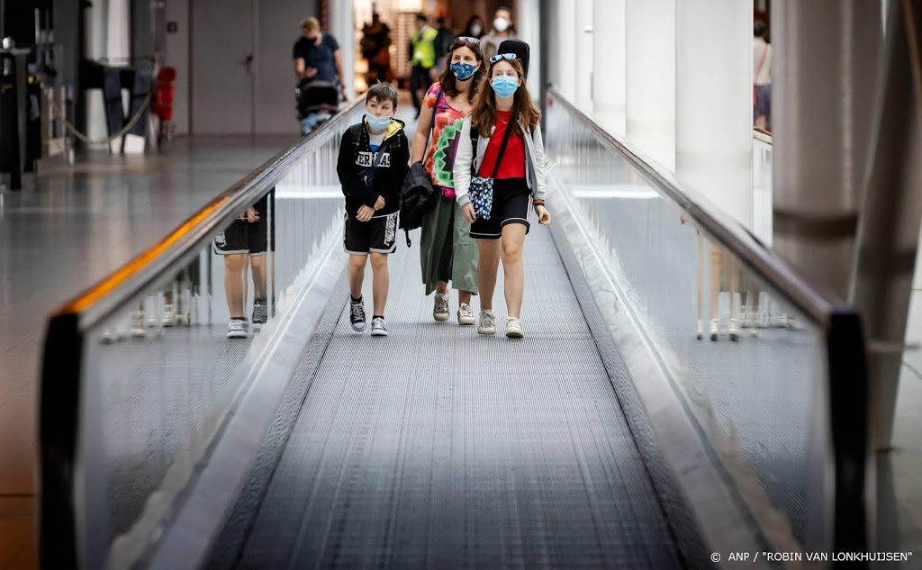 Schiphol vervoerde in juni 93 procent minder passagiers