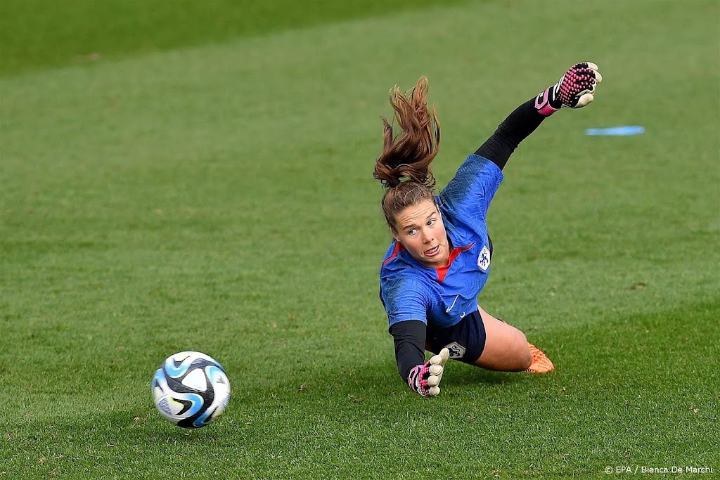 Oranje-keepster Kop net als Van Domselaar naar Engeland